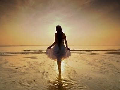 扣扣說(shuō)說(shuō)帶圖片：有些路很遠(yuǎn)，走下去會(huì)很累，可是，不走會(huì)后悔