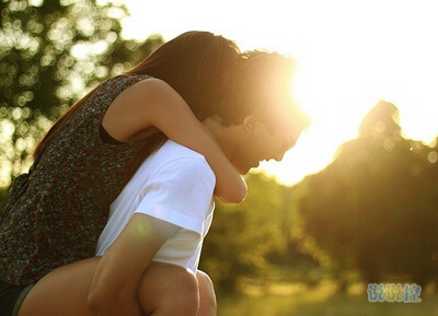 感人的愛情說(shuō)說(shuō)帶圖片6