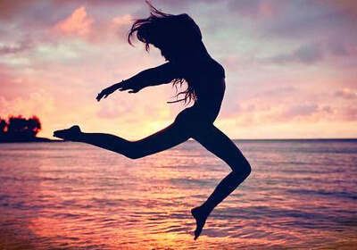 勵志說說配圖片：你現(xiàn)在的態(tài)度，決定十年后的你是人物還是廢物