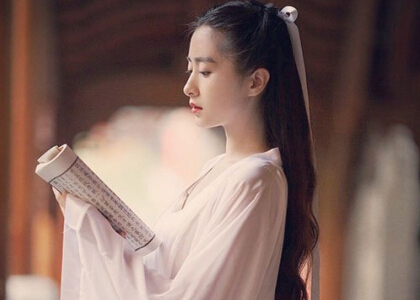 古典說說大全帶圖片：往日情懷釀作酒，換我余生長醉不復憂