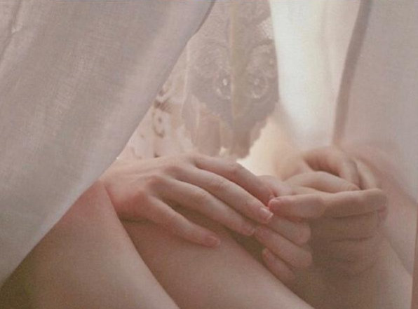 愛情中的甜蜜小句子 喜歡一個(gè)人的文藝小清新說說帶圖片8