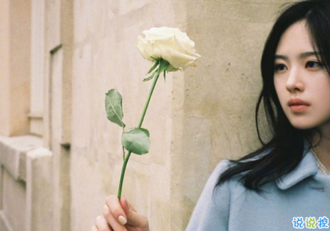 微博說(shuō)說(shuō)說(shuō)到心坎上帶圖片 總有這么一個(gè)人會(huì)讓你毫無(wú)原因地笑起來(lái) ?8