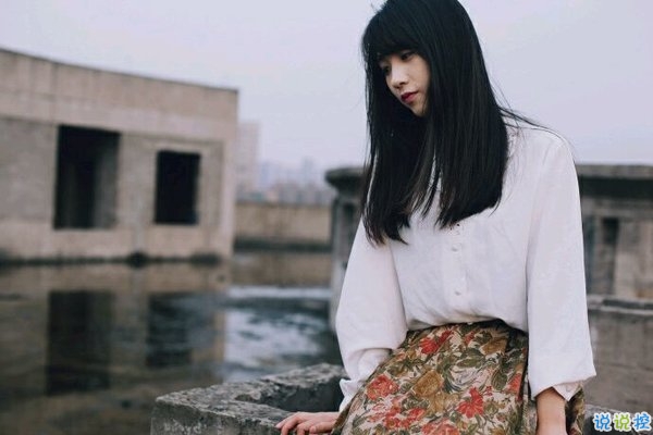 文字控喜歡的簡單唯美的一句話說說帶圖片 煙塵滾滾一路行來我應(yīng)是迷了路了12