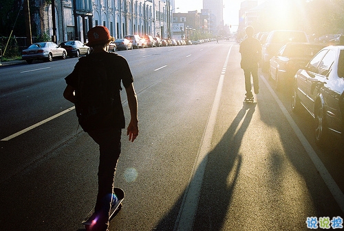 關(guān)于愛情中的失望和難受的說說帶圖片 失望攢夠了我自然會(huì)走3