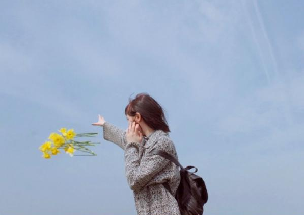 愛情中的甜蜜小句子 喜歡一個(gè)人的文藝小清新說說帶圖片13