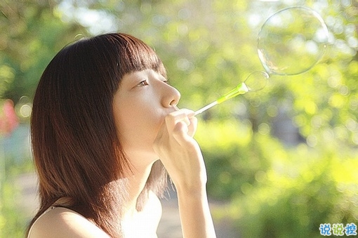 文藝簡(jiǎn)單適合發(fā)空間說(shuō)說(shuō)的句子 我想寫(xiě)給你的三行情書(shū)5