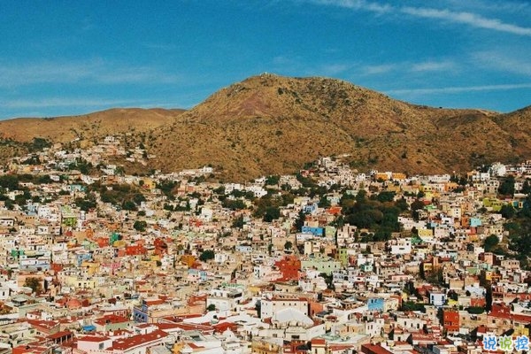 文字控喜歡的簡單唯美的一句話說說帶圖片 煙塵滾滾一路行來我應(yīng)是迷了路了6