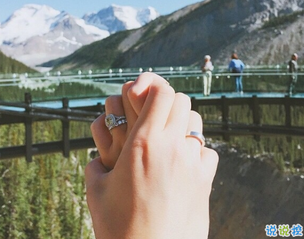 對愛情徹底失望的傷感說說帶圖片 一個(gè)人感到十分心累的傷感說說2