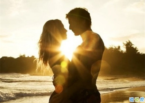 2018公布戀情的說說簡單點(diǎn) 適合女生公布戀情的簡短說說一句話2