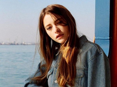 年少時期喜歡一個人的心情說說帶圖片 關(guān)于青春和成長10