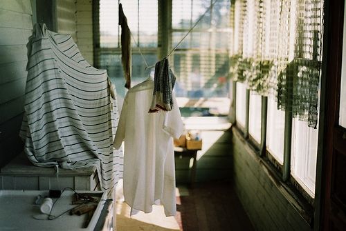 關(guān)于生活的有點傷感但很現(xiàn)實的圖片說說 哭也不會改變什么這個世界從來不會對任何人溫柔10