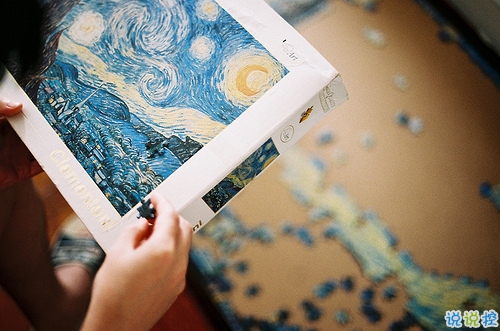 關(guān)于青春年華浪漫唯美的愛情句子 年少的笑漾著微光17