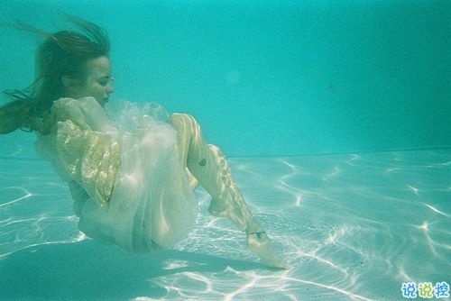 痛到心碎的傷感說(shuō)說(shuō)配圖 生活很現(xiàn)實(shí)的傷感說(shuō)說(shuō)3