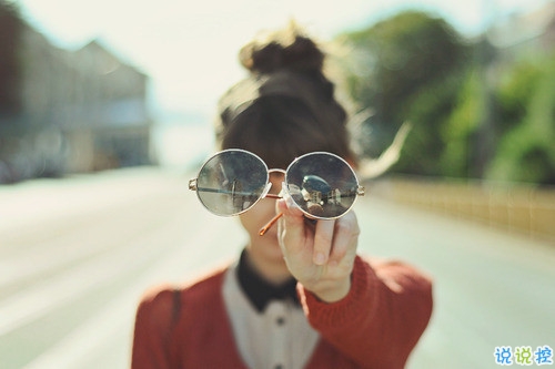 霸氣個(gè)性說(shuō)說(shuō)帶圖片情感有關(guān)的 很火爆的微信霸氣說(shuō)說(shuō)配圖2