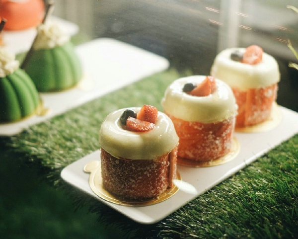 很搞笑的有意思的說(shuō)說(shuō) 長(zhǎng)青春痘是因?yàn)榭蓯鄣矫芭?