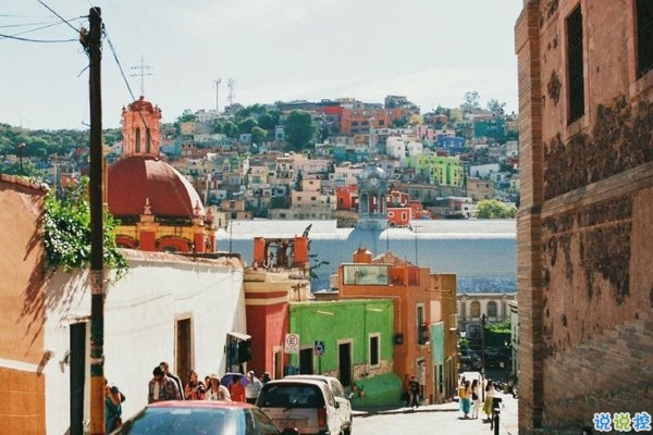 文字控喜歡的簡單唯美的一句話說說帶圖片 煙塵滾滾一路行來我應(yīng)是迷了路了5