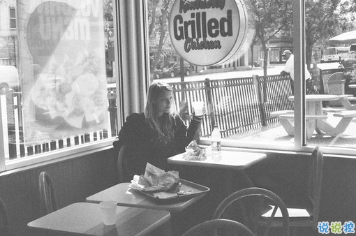 唯美又經典的青春成長說說帶圖片 不予時光度流年15