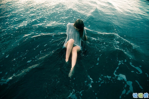 女生個性說說經(jīng)典霸氣帶圖片 知道自己不討喜那就乖一點(diǎn)9