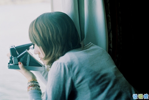 讓人瞬間紅了眼眶的歌詞傷感難過(guò)圖片說(shuō)說(shuō) 人生若如初見(jiàn)2