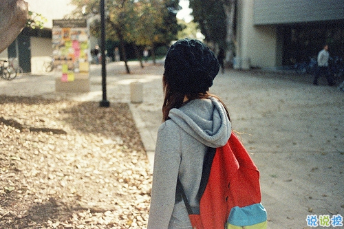 傷感而心痛絕望的說(shuō)說(shuō)大全 笑這世界太假笑自己太傻2