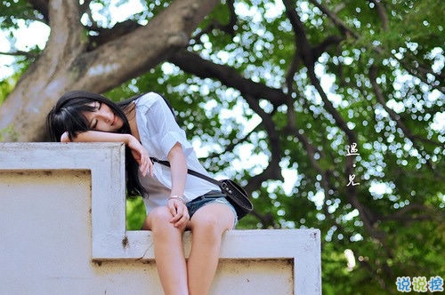 緬懷過(guò)去回憶逝去的青春的心情說(shuō)說(shuō) 有些惆悵憂傷的關(guān)于思念的心情說(shuō)說(shuō)1