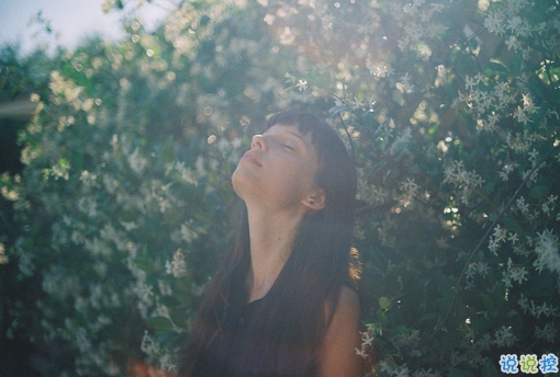 一個人有些孤獨的簡單圖片說說 用一生時間與你話別3