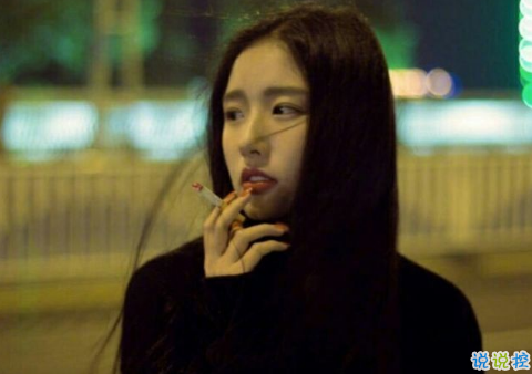 微博說(shuō)說(shuō)說(shuō)到心坎上帶圖片 總有這么一個(gè)人會(huì)讓你毫無(wú)原因地笑起來(lái) ?11