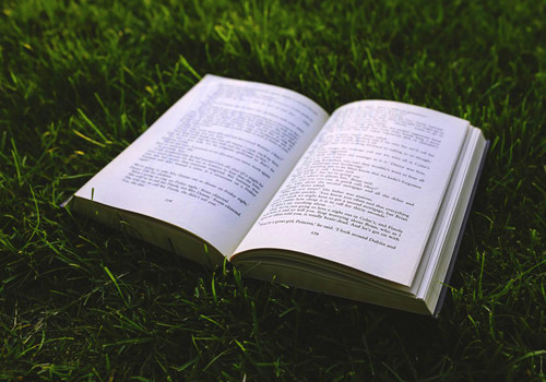 痛徹心扉的傷感愛(ài)情說(shuō)說(shuō)帶圖片 我在每個(gè)下雨天想起你4