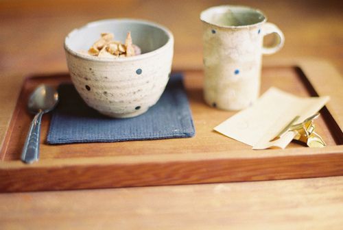 浪漫甜蜜唯美的愛(ài)情小句子帶圖片 世間萬(wàn)物皆不如你眉眼動(dòng)人3