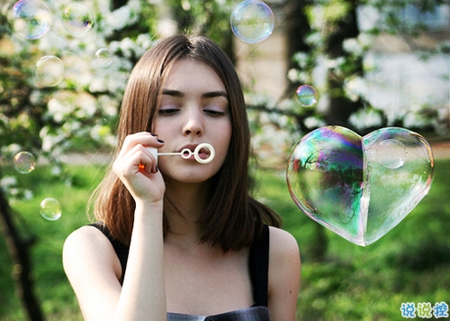 適合戀愛(ài)中的甜蜜發(fā)的說(shuō)說(shuō)帶圖片 我見(jiàn)過(guò)的全部風(fēng)景都抵不上你一句我想見(jiàn)你10