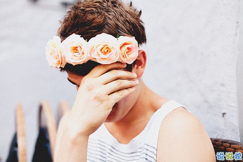 說給暗戀的你聽的傷感女生圖片說說 白晝隱沒了星光3