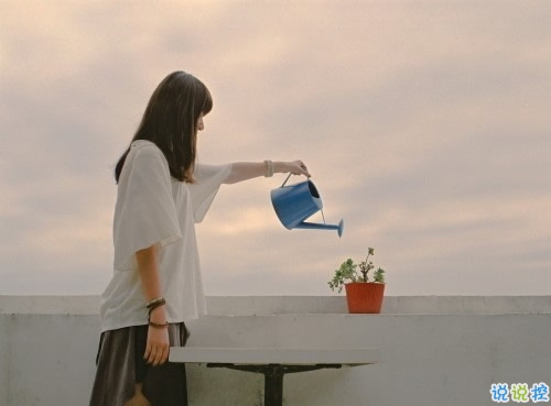 戀愛(ài)中只有自己知道的小情緒句子帶圖片 我見(jiàn)過(guò)銀河但我仍只愛(ài)你這一顆星6