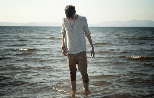 關(guān)于愛情中的失望和難受的說說帶圖片 失望攢夠了我自然會(huì)走1