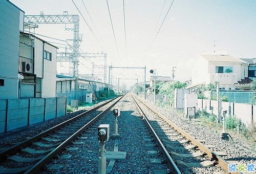 一個人獨處時候的孤獨是什么感覺呢？10