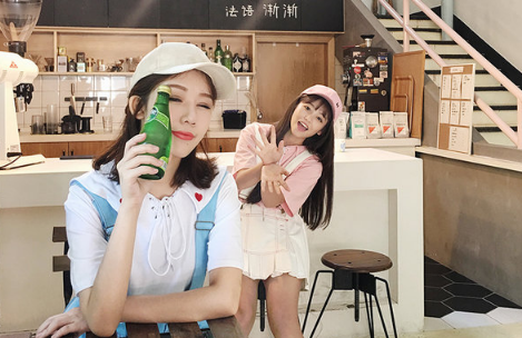 致閨蜜心情圖片說說帶字:感謝在最美的年華遇見你9