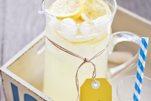 正能量的句子經典語句 要抹去懊悔終究只有繼續(xù)不斷努力2