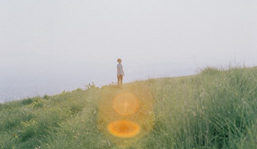 關(guān)于生活的哲理有道理說說帶圖片 生活總是這樣不能叫人處處都滿意但我們還要熱情地活下去9