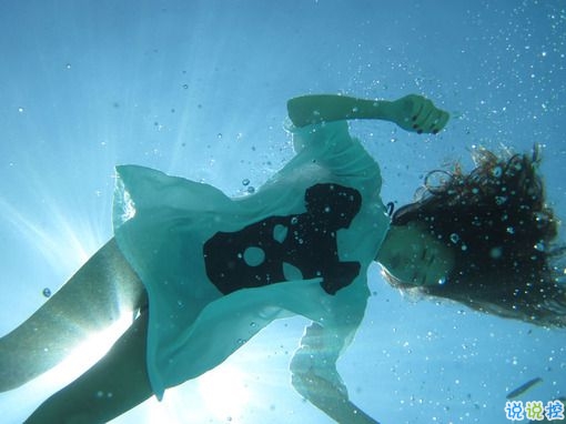 痛到心碎的傷感說(shuō)說(shuō)配圖 生活很現(xiàn)實(shí)的傷感說(shuō)說(shuō)4