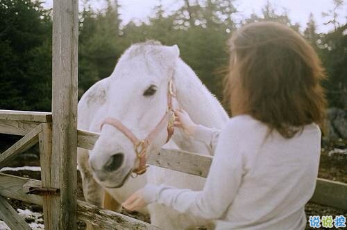 關(guān)于思念一個(gè)人的圖片說(shuō)說(shuō) 他藏在風(fēng)里藏在雨里藏在剛剛劃過(guò)的閃電和雷鳴里6