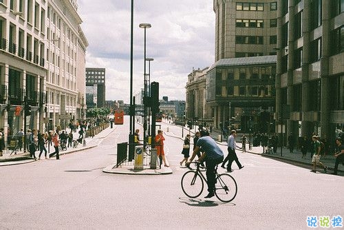 勵(lì)志正能量的心靈雞湯句子和圖片 勇敢的少年啊請(qǐng)你大膽往前走別回頭1