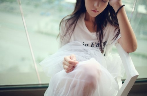 美到讓人窒息的超唯美說(shuō)說(shuō)帶圖片 我總是躲在夢(mèng)與季節(jié)的深處1