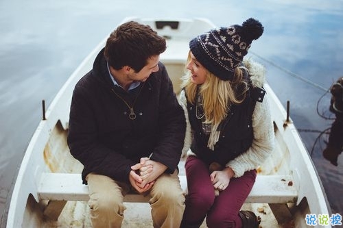 有詩意和哲理的關(guān)于人生和愛情的圖片說說 跨越漫長歲月長河與你相遇11