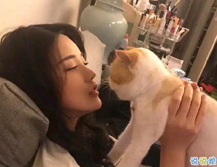 簡單干凈的愛情說說大全2018 有種痛叫說不出的愛情說說2