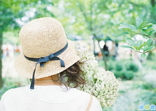 別難過(guò)了他不過(guò)是不愛(ài)你的傷感說(shuō)說(shuō) 內(nèi)心特別委屈難過(guò)的傷感說(shuō)說(shuō)2