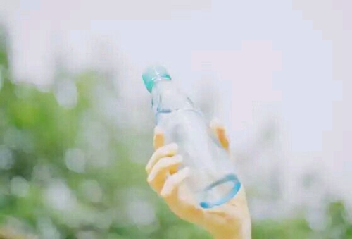 關(guān)于愛情的簡單有哲理的句子帶圖片 不要貪心找到那個(gè)對的人就第一時(shí)間決定吧14