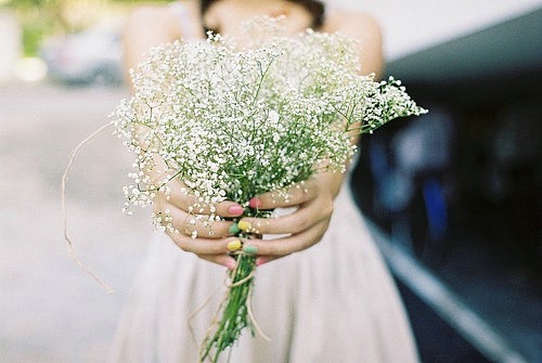 一個人感到孤獨(dú)寂寞時發(fā)的說說帶圖片 一個人只要學(xué)會了回憶就再不會孤獨(dú)4