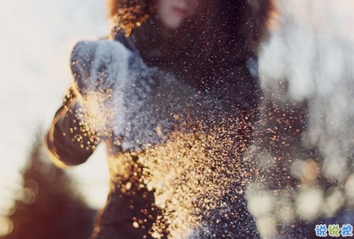 關(guān)于感情中的愛恨情仇的傷感句子帶圖片 其實(shí)你并沒有那么堅(jiān)強(qiáng)13