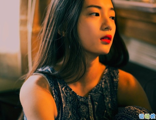 關(guān)于愛情簡單精辟的一句話說說帶圖片 我和世界只差一個你5