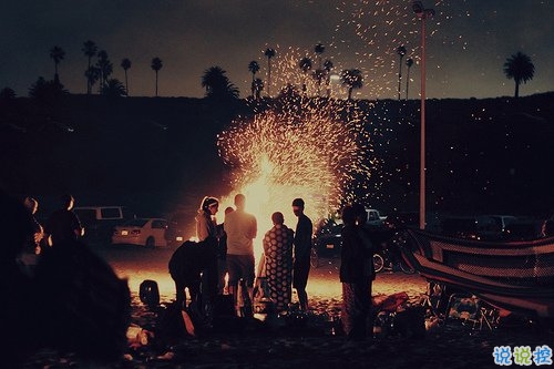 現(xiàn)實又很扎心的一句話經(jīng)典說說 寫給自己的經(jīng)典一段話說說1