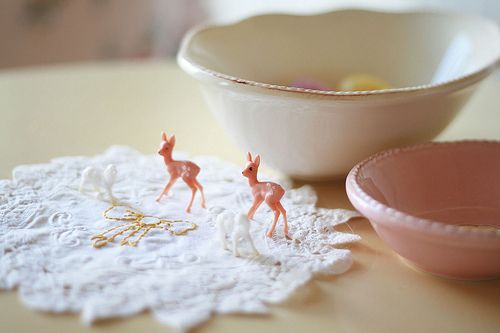 浪漫甜蜜唯美的愛(ài)情小句子帶圖片 世間萬(wàn)物皆不如你眉眼動(dòng)人14